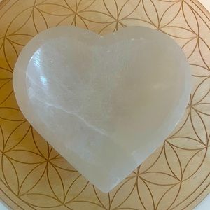 Heart-Shaped Selenite Bowl - use for clearing and charging your crystals (8cm)